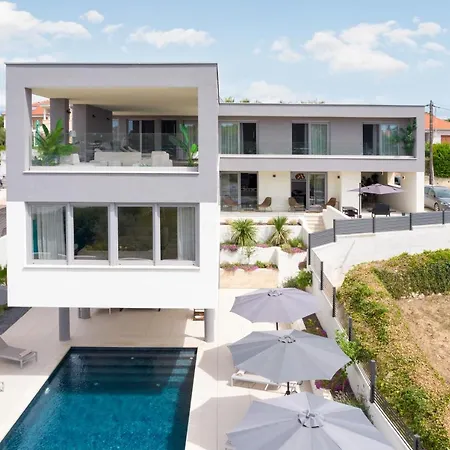 La Tina Lt Croatia ヴィラ ペトルチャネ